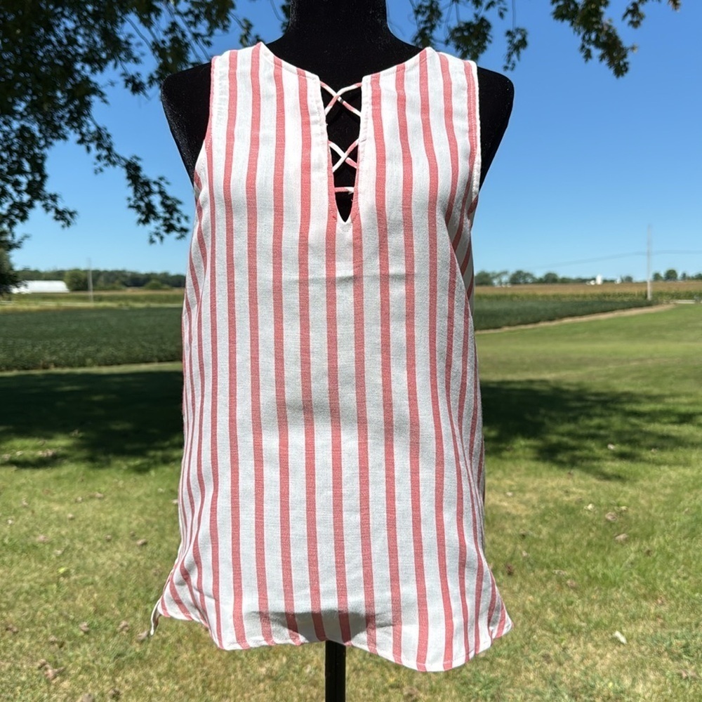 Entro Striped Sleeveless High Low Red White Blouse Rayon Blend Women’s S - Picture 2 of 7